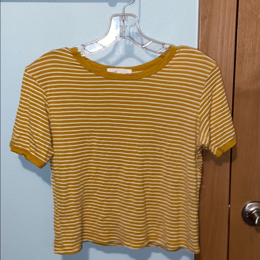 Yellow Shirt⭐️